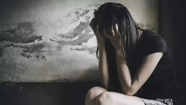 Γαλλία: Πατέρας βίαζε την