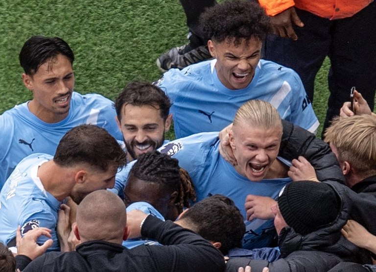 Η Σίτι απέλυσε εργαζόμενό