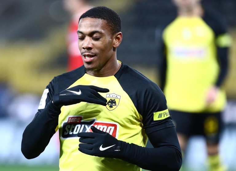 Επιβεβαιώνει η ΑΕΚ τη