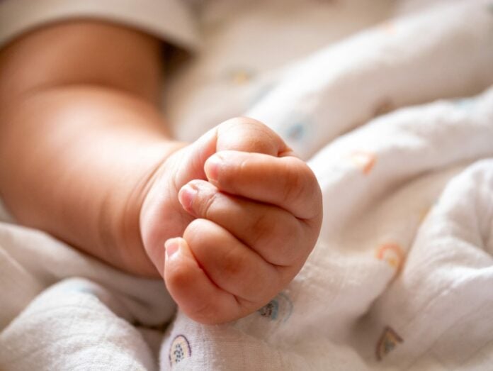 Πάτρα: Παραδόθηκε το πόρισμα της ιατροδικαστικής εξέτασης για το 10 μηνών βρέφος  Πού οφείλονται τα τραύματα