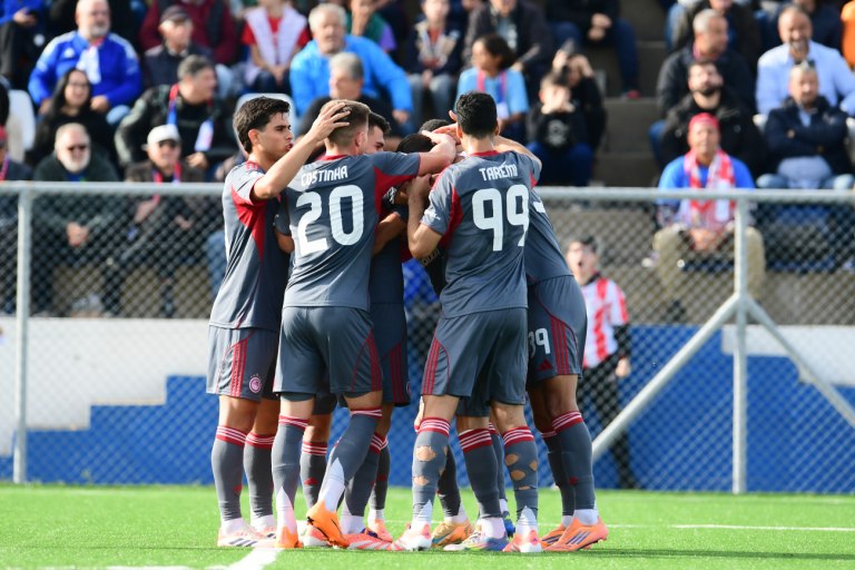 Ελλάς Σύρου Ολυμπιακός 2-5: