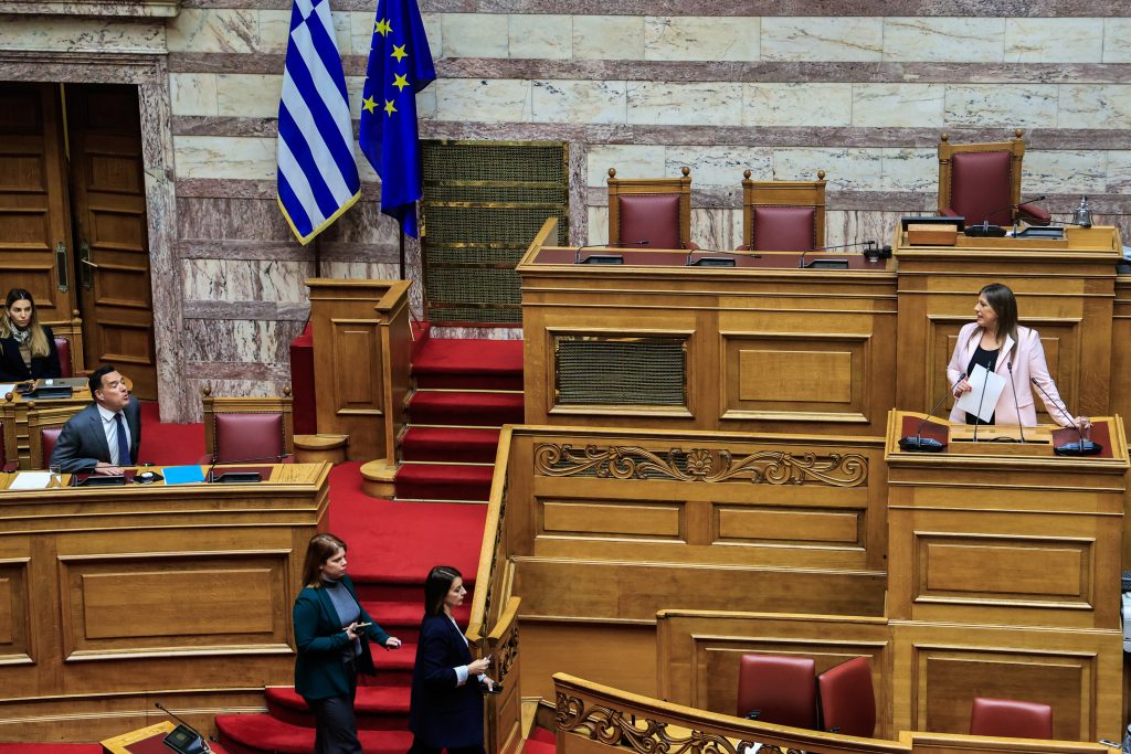 Νέο επεισόδιο Κωνσταντοπούλου-Γεωργιάδη με αφορμή βιντεοσκόπηση για ένα κρακεράκι (video)