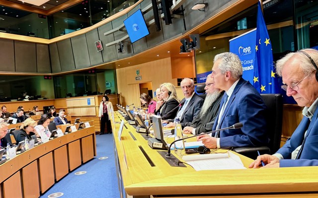 Μ. Χαρακόπουλος σε ημερίδα του ΕΛΚ: Κοινή αμυντική πολιτική και ενίσχυση αξιακών πυλώνων της ΕΕ