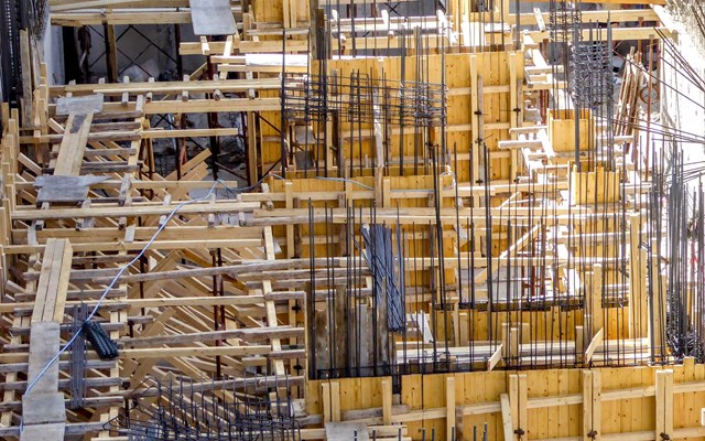 Πτώση κατά 30% στις νέες