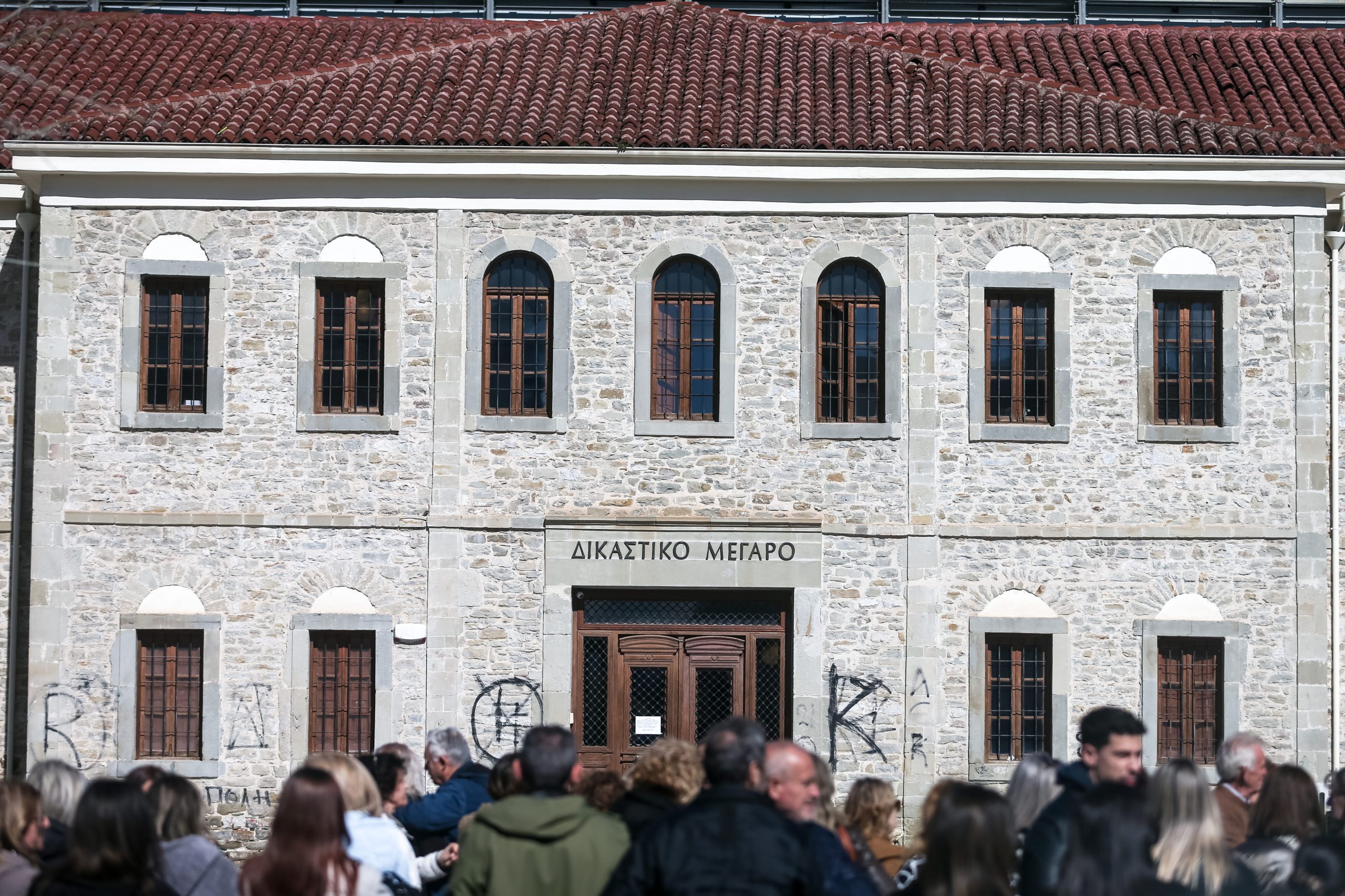 Στον ανακριτή δύο στελέχη