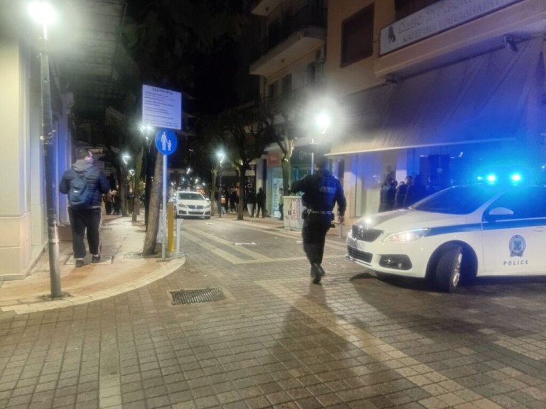 Αγρίνιο: Αιματηρό επεισόδιο με συμπλοκή νεαρών  Ένας τραυματίας από μαχαίρι