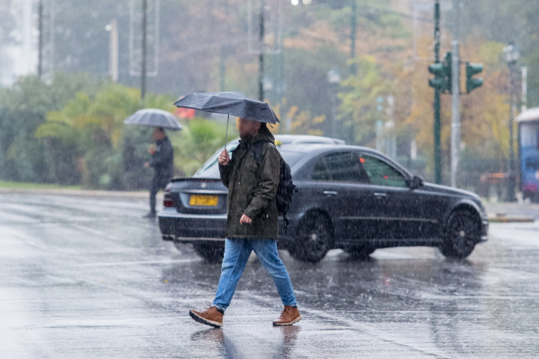 Καιρός: Κακοκαιρία με καταιγίδες και θυελλώδεις ανέμους  Εν αναμονή έκτακτου δελτίου επικίνδυνων καιρικών φαινομένων