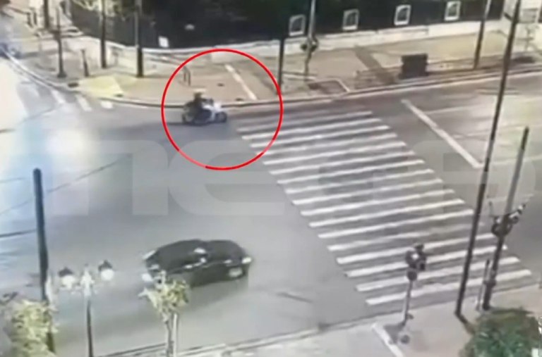 Αστυνομικός για το τροχαίο στη Βουλή: Ακολουθούσα ύποπτο όχημα  Αρνούμαι την κατηγορία θανατηφόρας επικίνδυνης οδήγησης