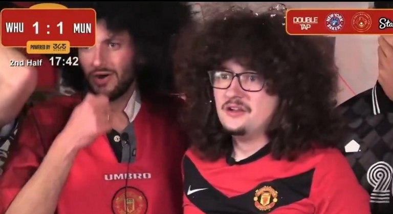 Η Γουέστ Χαμ σκοράρει και ο οπαδός της Γιουνάιτεντ που περιμένει να κουρευτεί, μένει κόκκαλο (vids, pics)