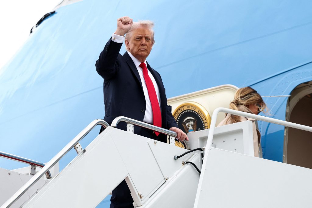 Τραμπ: Θα μηνύσει τους New York