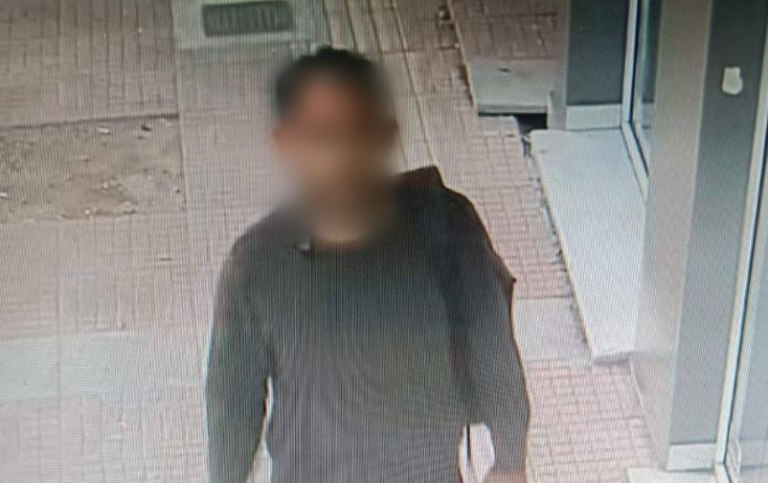 Στη δημοσιότητα τα στοιχεία του δράκου του Πειραιά