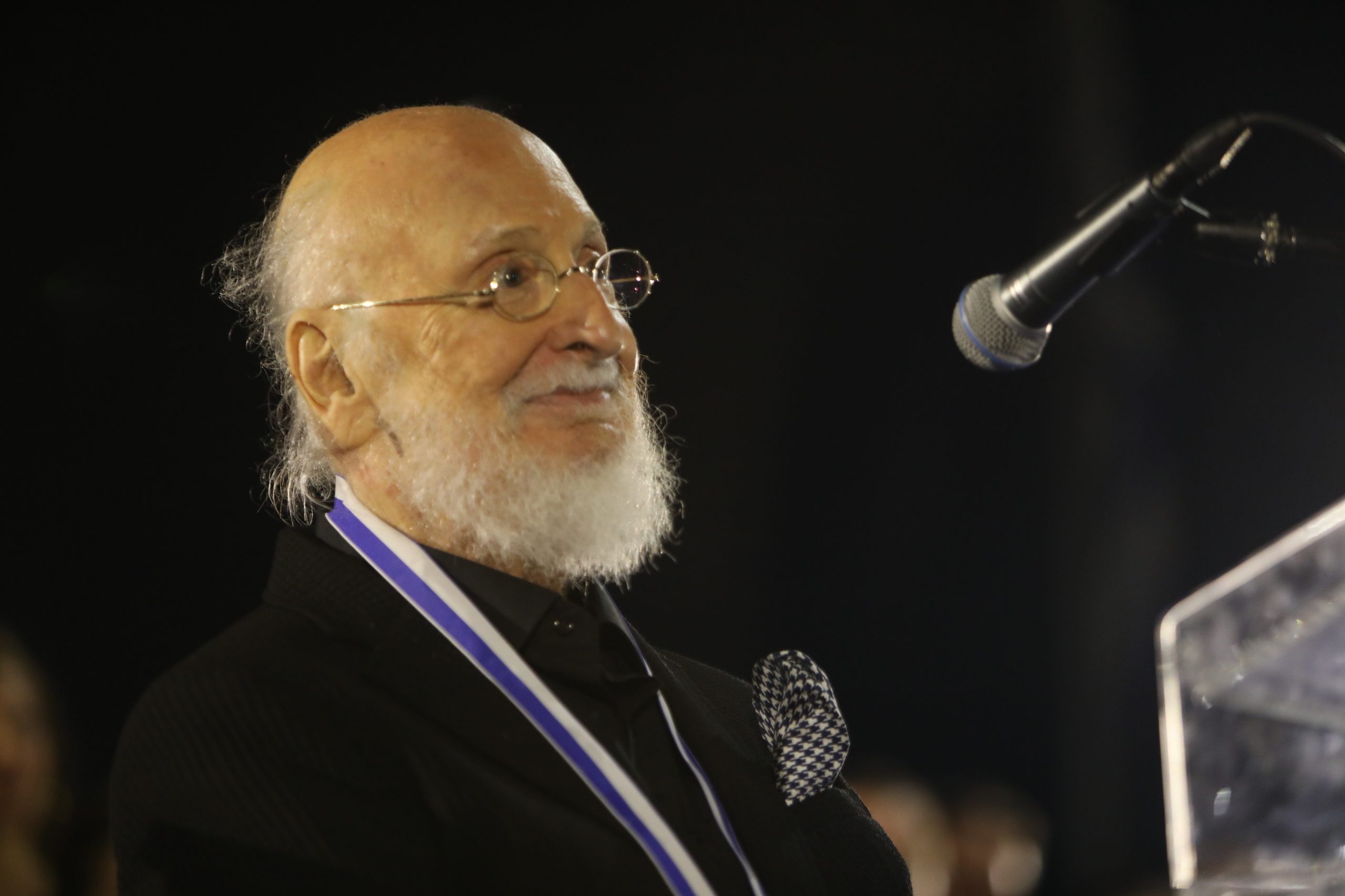 Πέθανε ο Διονύσης