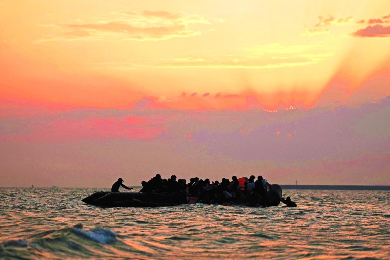 ΕΣΔΑ: Ο Στάρμερ καλεί την