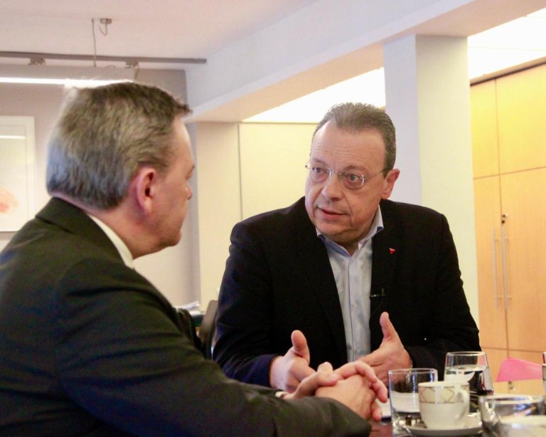 Φάμελλος στον Δανό πρέσβη: