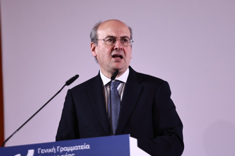 Θεατής απέναντι στο