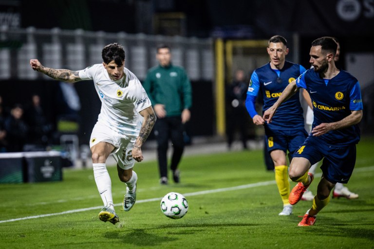 Η Τσέλιε απέλυσε τον προπονητή της μετά την ήττα απο την ΑΕΚ