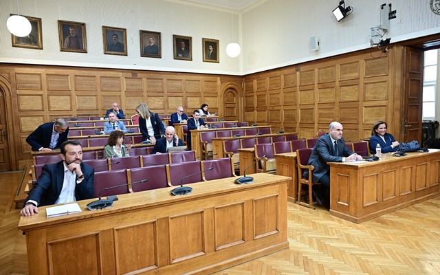 Οικονομικό επιτελείο: Τα