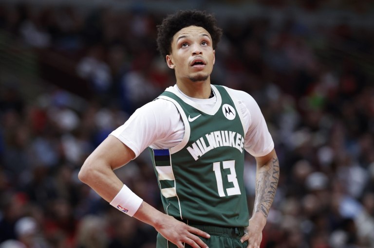 Σανς  Μπακς 105-108: O Ρόλινς ντύθηκε Αντετοκούνμπο και καθάρισε για τους Μπακς (vids)