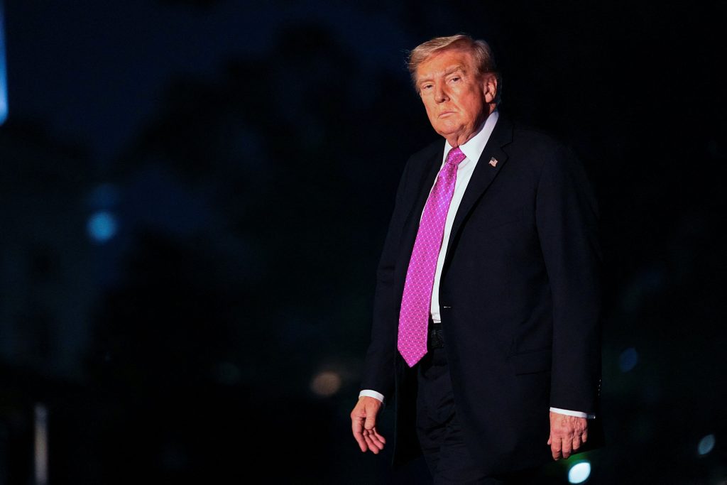 Τραμπ: Και ανακοίνωσε