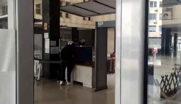 Απολογείται ο 19χρονος φίλος του 20χρονου που δολοφονήθηκε στην Καλαμαριά  Αναζητείται ένα ακόμη άτομο