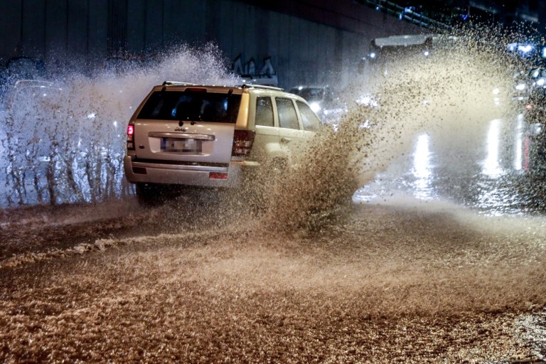 Κακοκαιρία Byron: Άνοιξαν οι