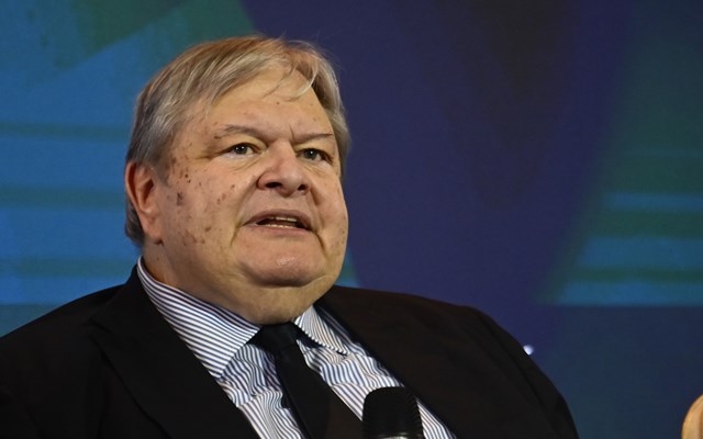 Συνέδριο ΠΑΣΟΚ- Ευ. Βενιζέλος: Η χώρα υπνοβατεί - Χρειάζεται λύση στο πρόβλημα που είναι η κυβέρνηση Μητσοτάκη