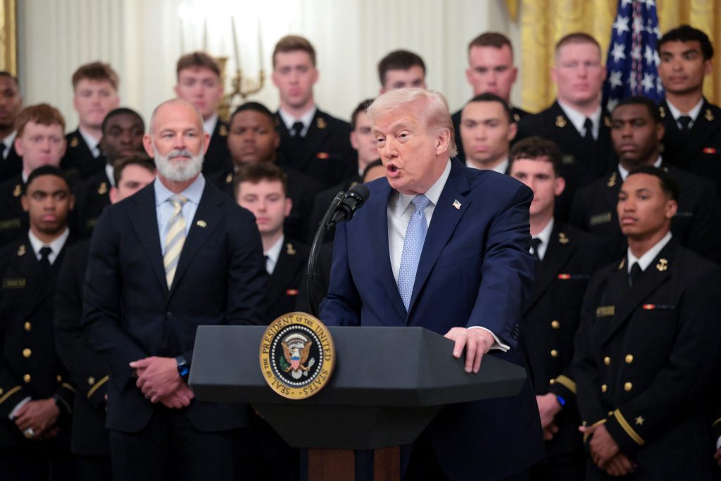 Τραμπ για Ιράν: Θέλουμε να μιλήσουμε μαζί τους, αλλά δεν έχουμε κανέναν να μιλήσουμε  Δεν έχουν απομείνει ηγέτες