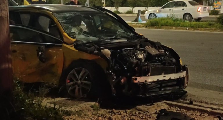 Βούλα: 2 τραυματίες σε σύγκρουση ΙΧ με ταξί στη Λεωφόρο Ποσειδώνος