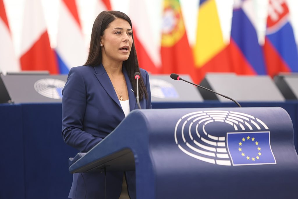 Λατινοπούλου στο Mega: Ορθώς έπραξαν ΗΠΑ και Ισραήλ απέναντι στο αυταρχικό καθεστώς στο Ιράν