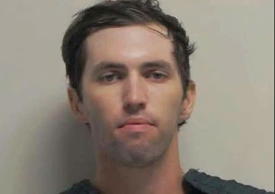 Τσάρλι Κερκ: Το FBI δένει τον