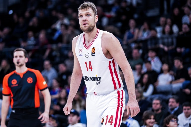 Ολυμπιακός: Εκτός και με τη Μονακό ο Βεζένκοφ