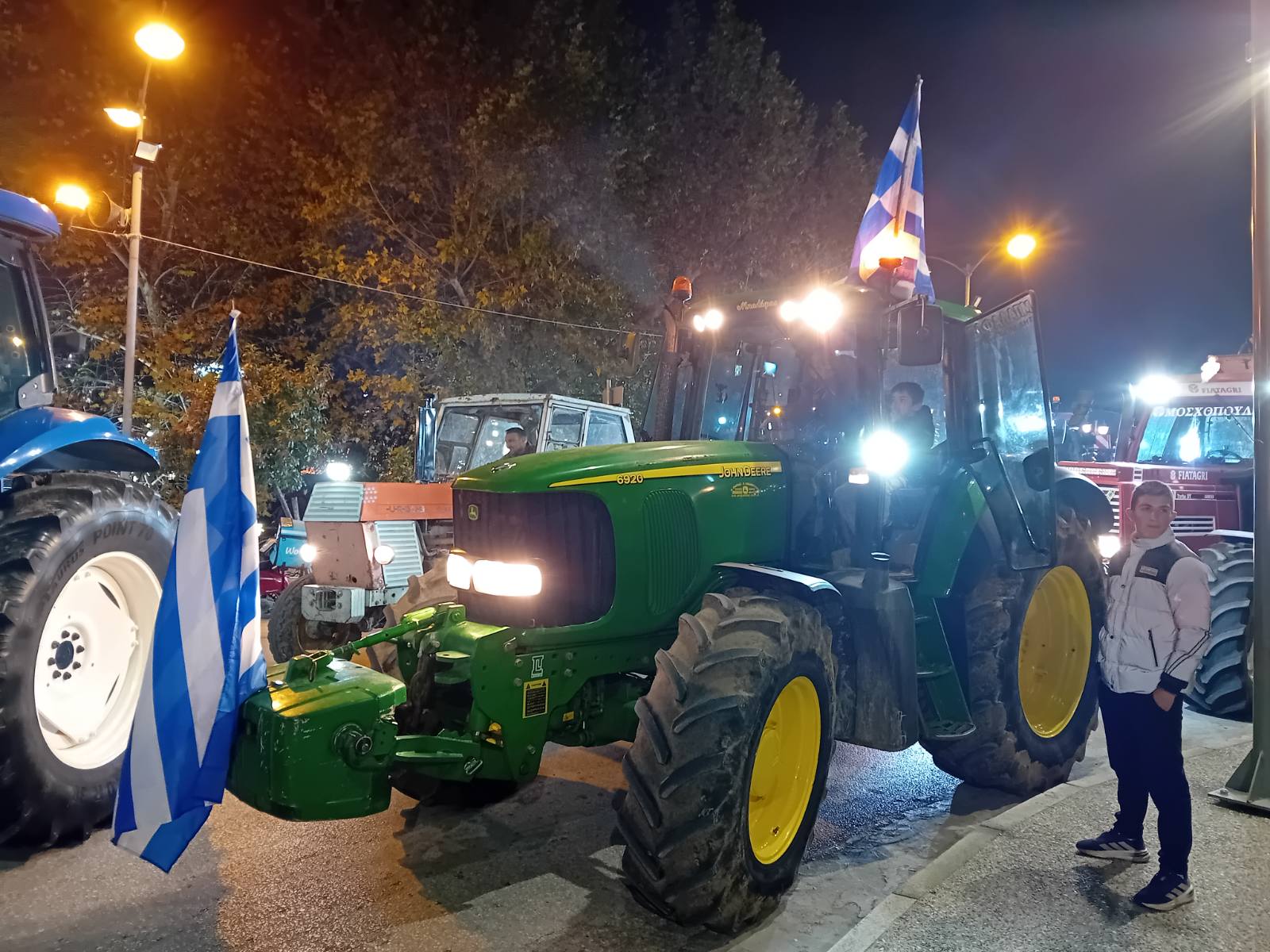 Απόβαση τρακτέρ στο κέντρο