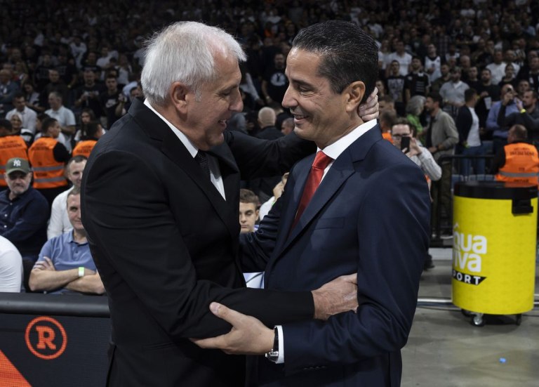 Γράφεται αρνητική Ιστορία