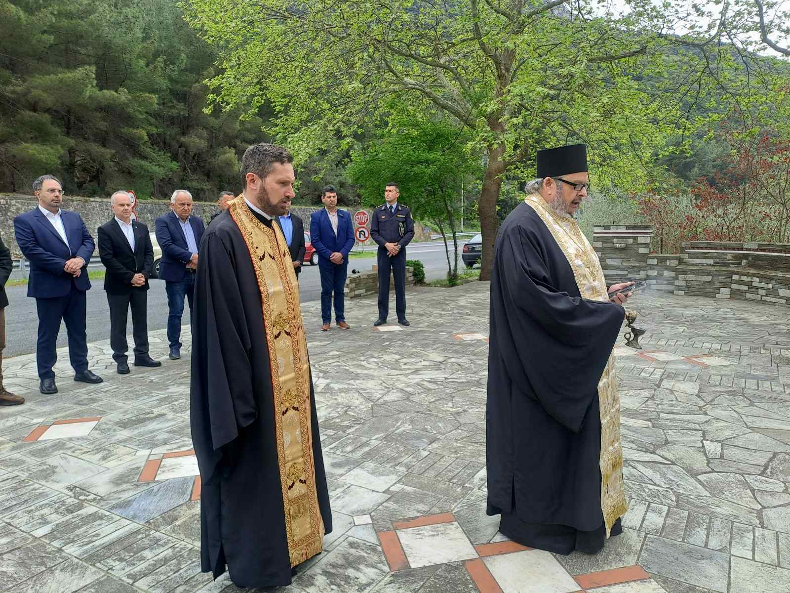 Tρισάγιο για τους