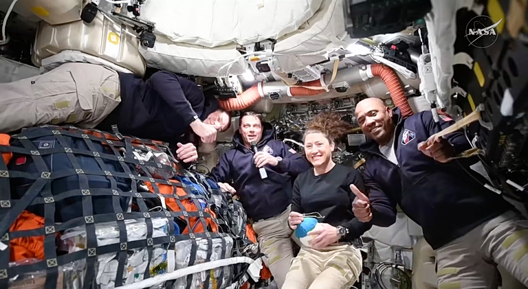 Άρτεμις II: Οι αστροναύτες μιλούν για την αποστολή, τη θέα της γης από ψηλά και τα διαστημικά υδραυλικά