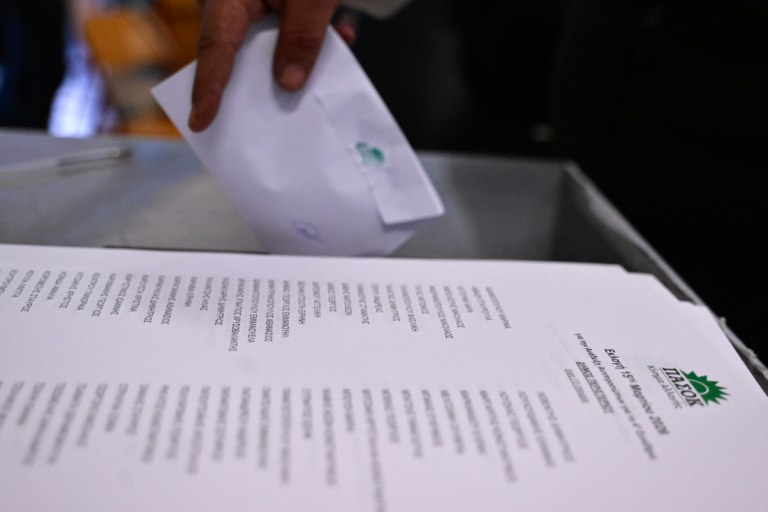 Ικανοποίηση στο ΠΑΣΟΚ για την υψηλή συμμετοχή στις εσωκομματικές εκλογές  Παρατείνεται η διαδικασία