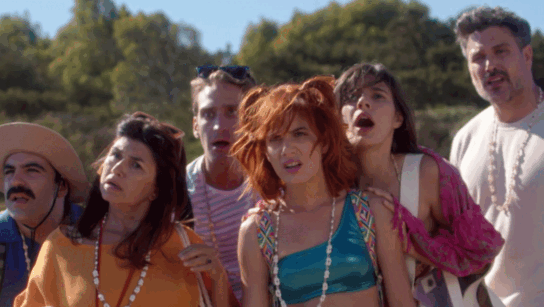 Hotel Elvira: Πρεμιέρα με