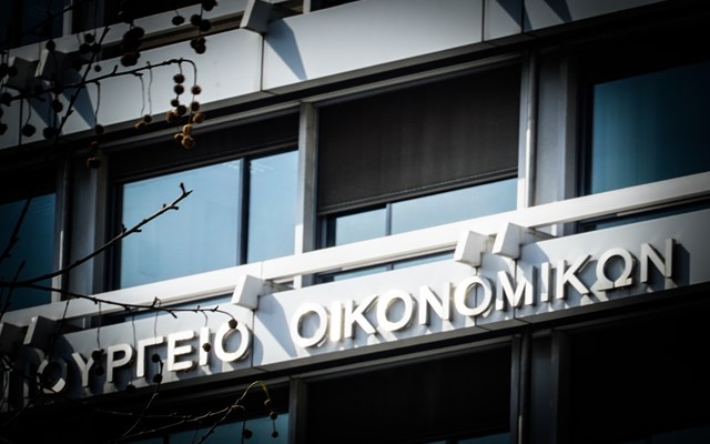 ΙΟΒΕ: Αναθεώρησε οριακά