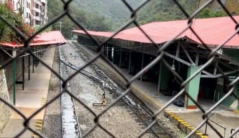 Περού: Αναστέλλονται τα