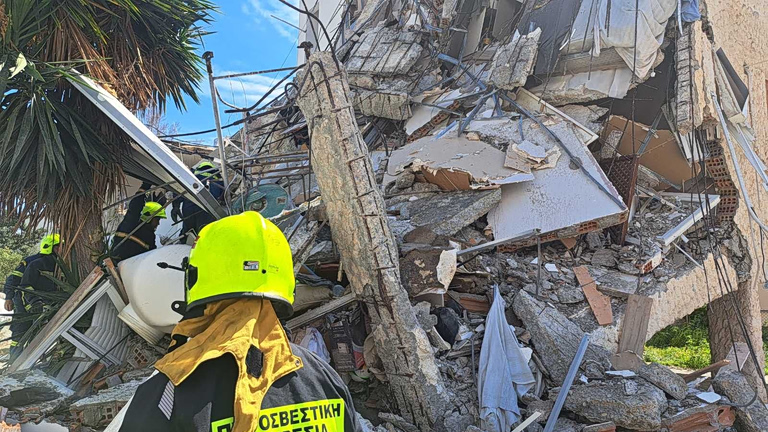 Κύπρος: Ένας νεκρός ανασύρθηκε από τα συντρίμμια της πολυκατοικίας που κατέρρευσε
