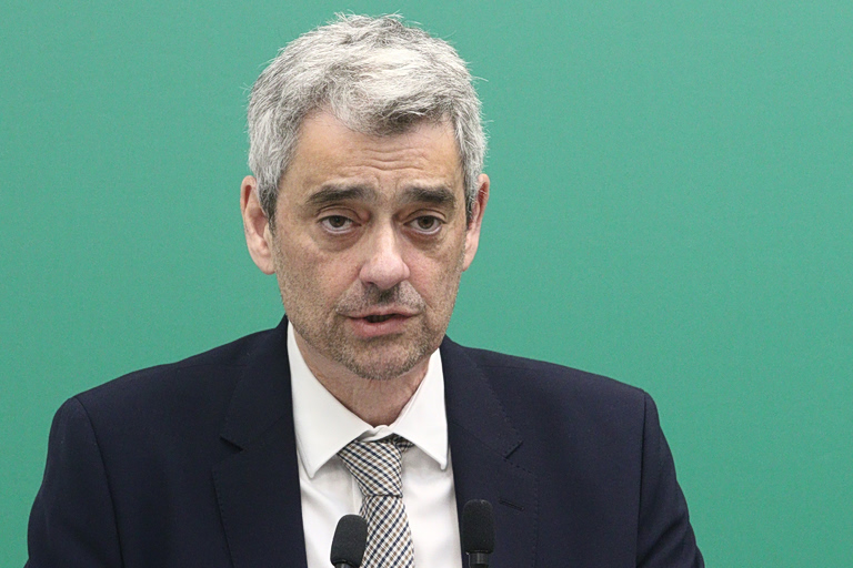 Όσο η δικογραφία για τις υποκλοπές κάνει βόλτες, παραγράφονται αξιόποινες πράξεις, προειδοποιεί ο Χρ. Κακλαμάνης