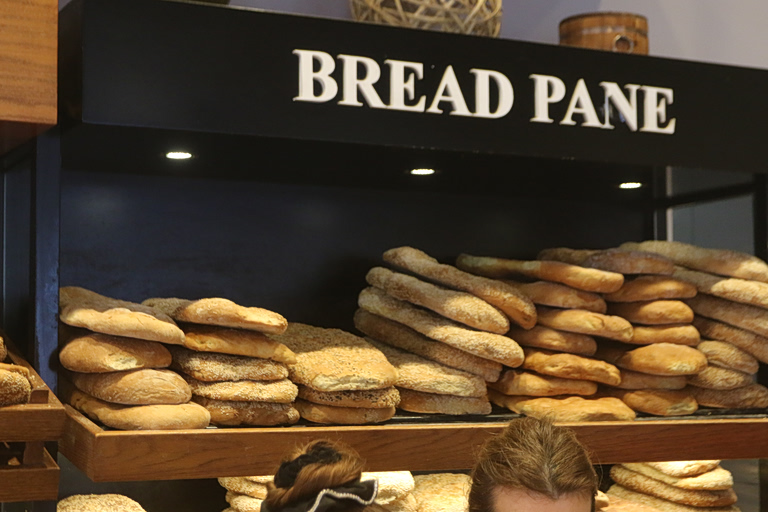 Αρτοποιοί: Ασφυκτιούν οι φούρνοι της γειτονιάς