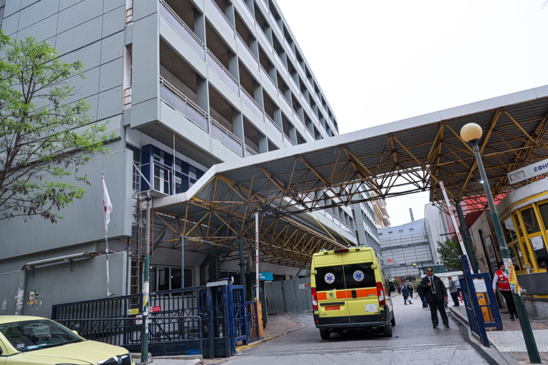 Στη ΜΕΘ παραμένει ο Γιώργος Μυλωνάκης  Κρίσιμες οι επόμενες μέρες, τι αναμένουν οι θεράποντες γιατροί