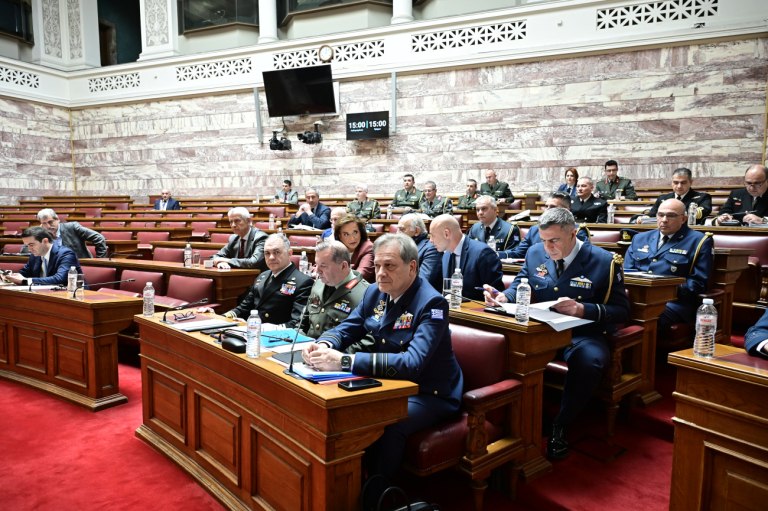 Βουλή: Πέρασε με τις ψήφους
