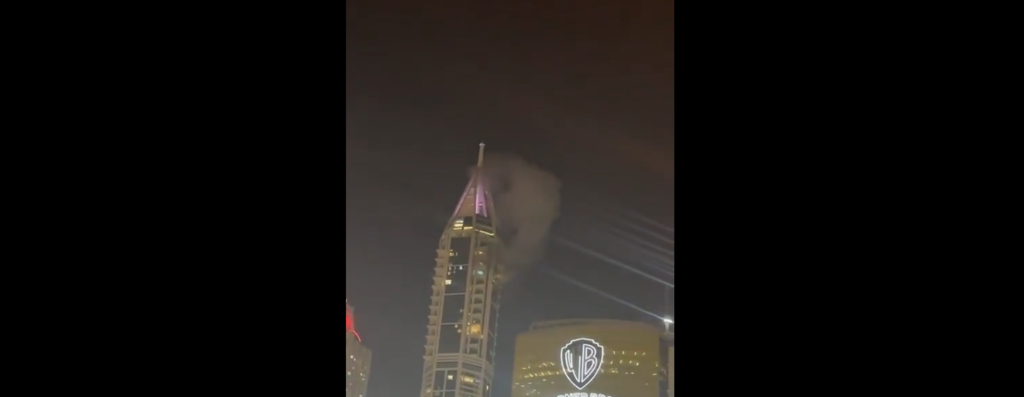 Νεκρός στο Ντουμπάι από συντρίμμια πυραύλου  Φωτιά σε ουρανοξύστη