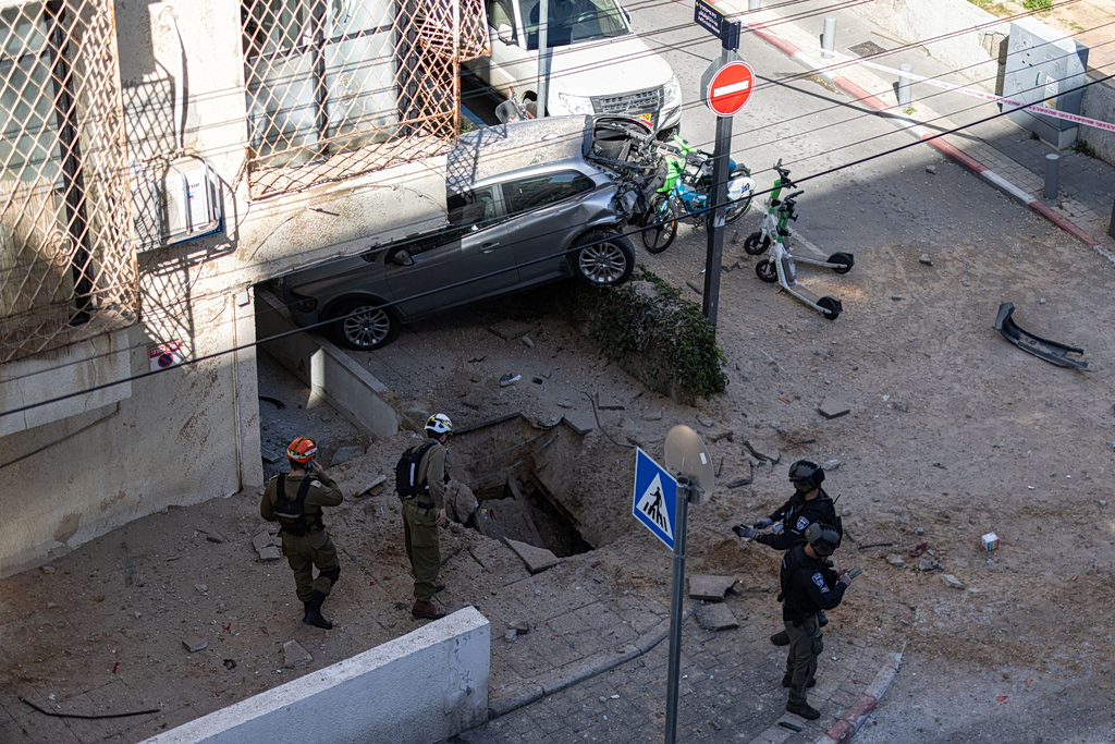 Πώς έγινε η επίθεση με πυραύλους στο Ισραήλ  Έξι τραυματίες