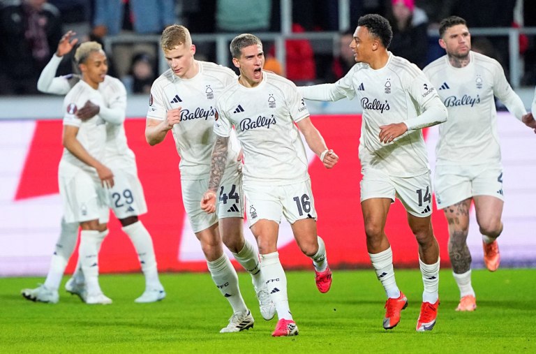 Μίντιλαντ  Νότιγχαμ Φόρεστ 0-3 στα πέναλτι (κ.α.και παράταση 1-2):  Τεράστια πρόκριση των reds στους 8 του Europa League