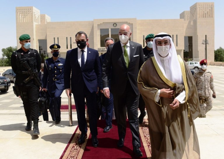 Κέσσες: Πώς η παρακολούθηση με Predator του Δένδια συνδέεται με κατασκοπεία  Η επίσκεψη στη Σ. Αραβία τη μέρα παγίδευσής του