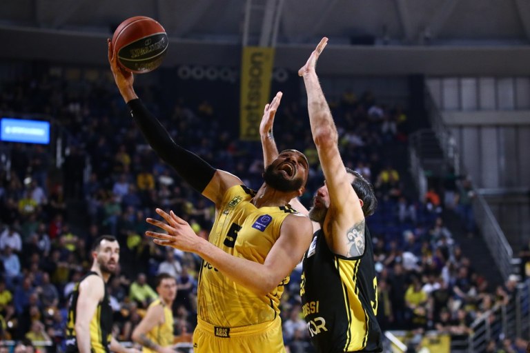 Επιβλητικός Άρης Betsson με το Μαρούσι Betsson (102-76)  Επιστροφή από το -11 το Περιστέρι Betsson (82-74)