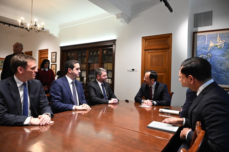 Ανδρουλάκης σε Χριστοδουλίδη: Καμία συμμετοχή στον πόλεμο  Η ευρωπαϊκή αλληλεγγύη εικονοποιήθηκε στην Κύπρο